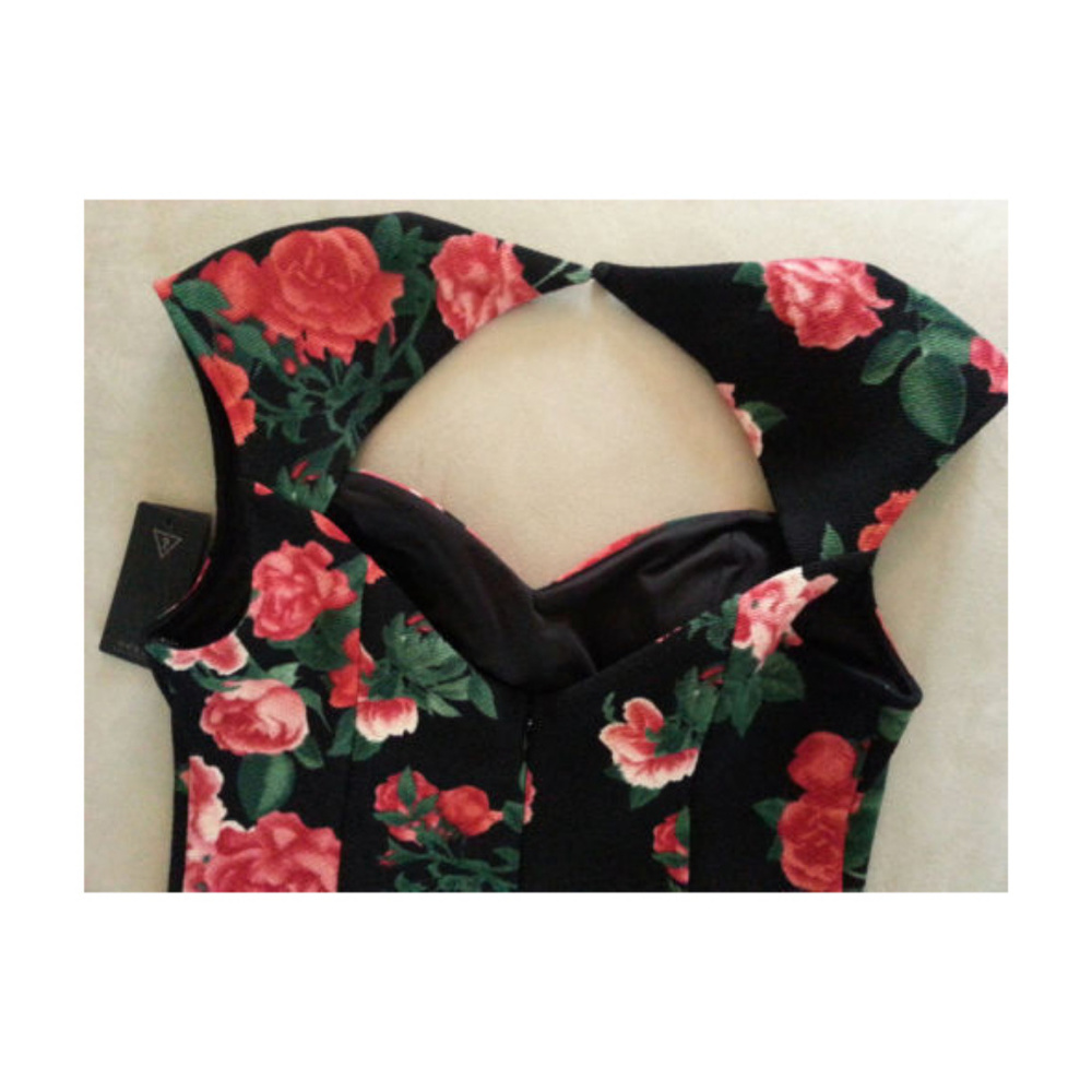 GUESS Claudia Red Floral Valentine's Day Sexy Date Night Dress - Picture 7 of 7